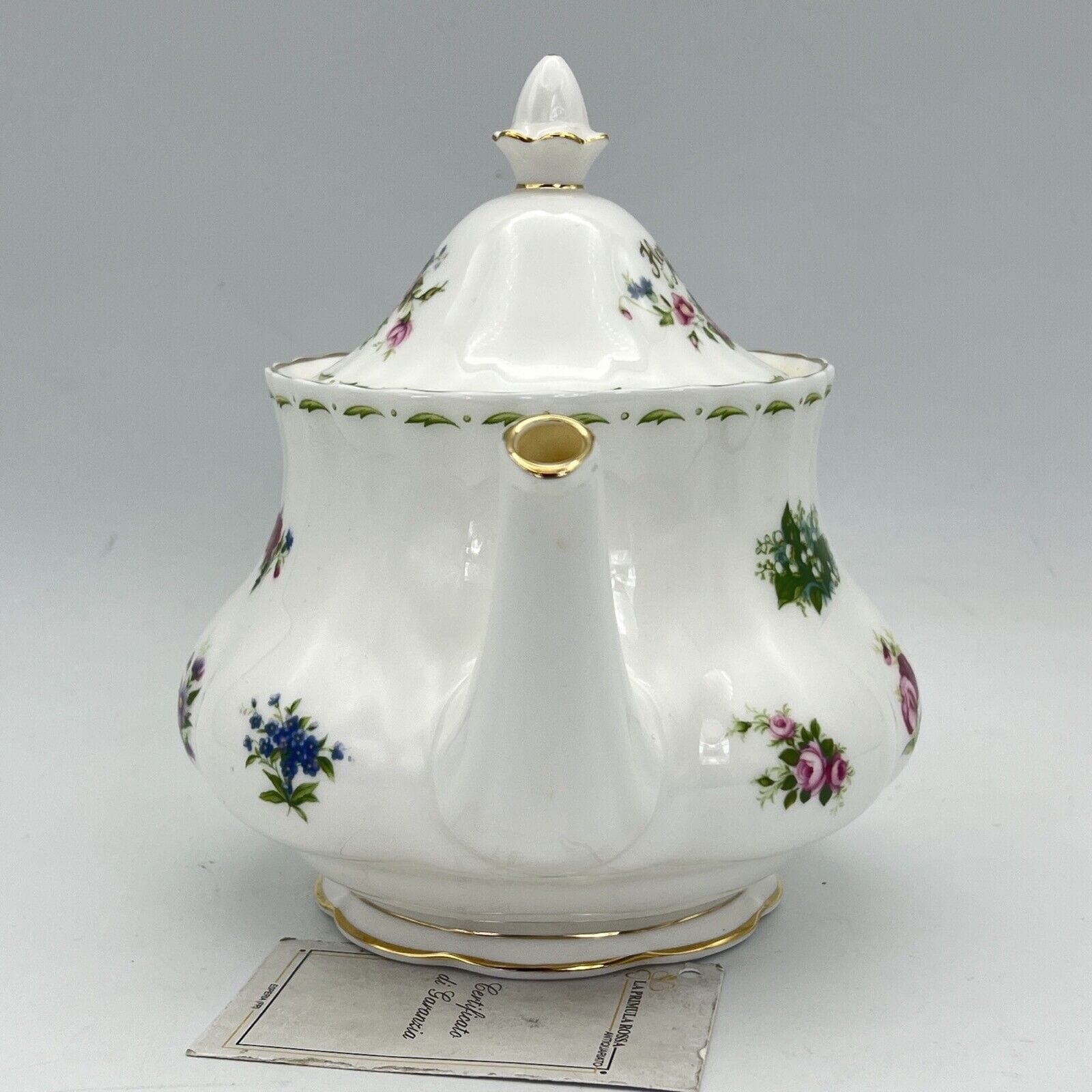 Teiera in porcellana Royal Albert con mesi Flower of the month 1984 servizio the Categoria  Servizio tazze - Tazze