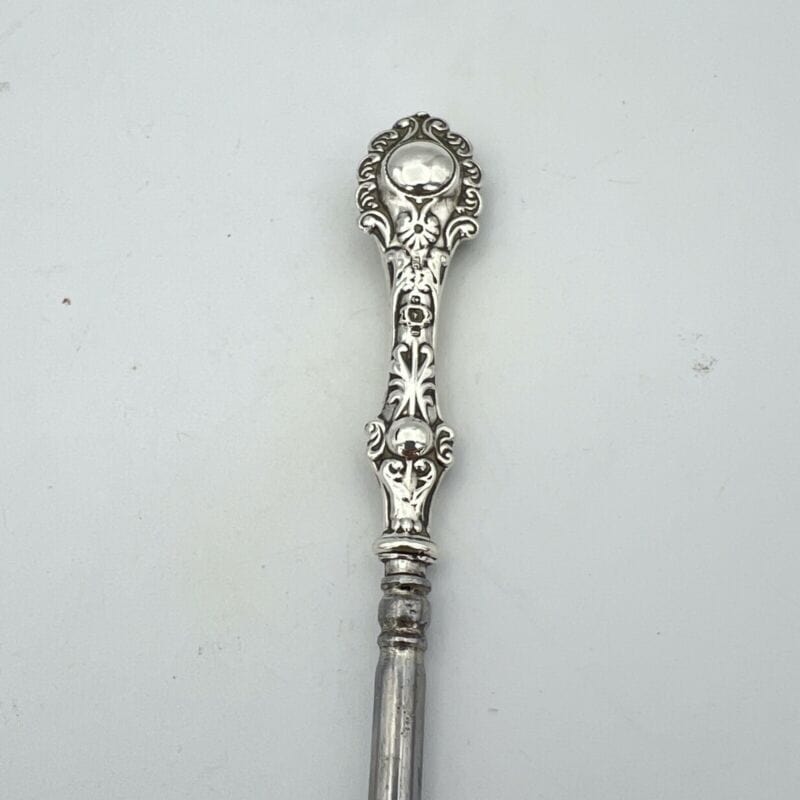 Tiralacci Antico in argento 925 inglese da toilette sterling d'epoca anno 1908 Categoria Sheffield & Argento