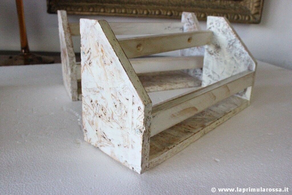 TRE MENSOLINE ARTIGIANALI STILE SHABBY CHIC - MENSOLA - THREE HAND MADE SHELFS Categoria Complementi d'arredo