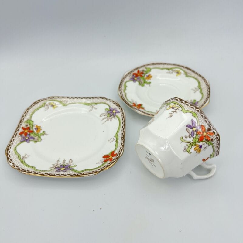 Trio da tè the antico in porcellana Inglese tazze a fiori e oro anni 30 Fenton Categoria Servizio tazze - Tazze