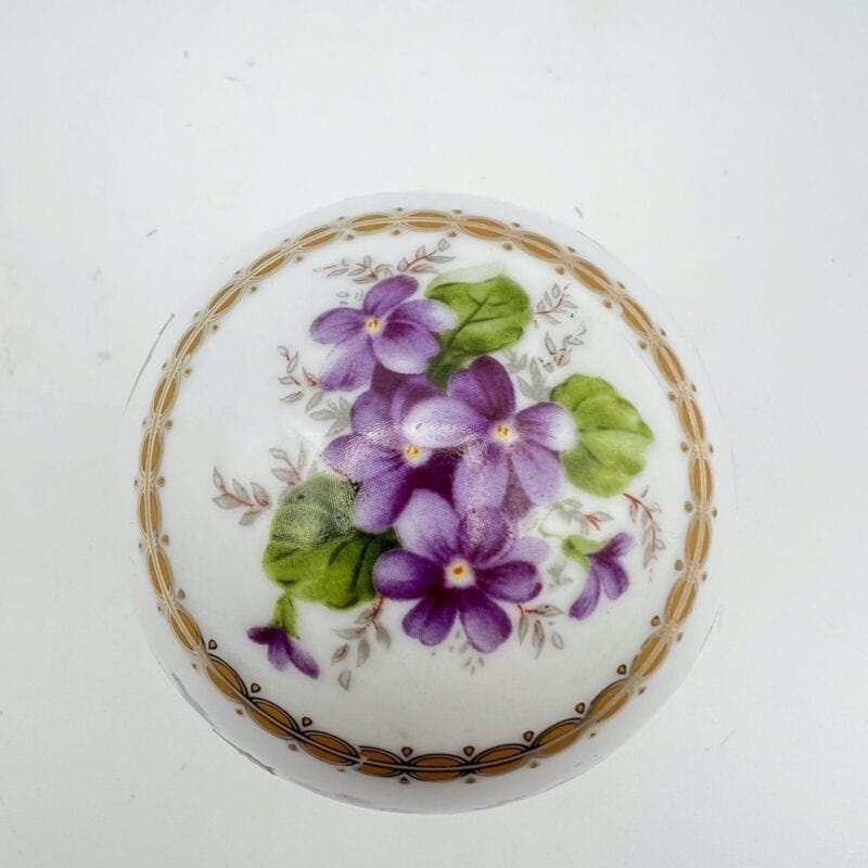 Uovo da Collezione in Porcellana bianca Viole ceramica portagioie stile Faberge' Categoria Altro