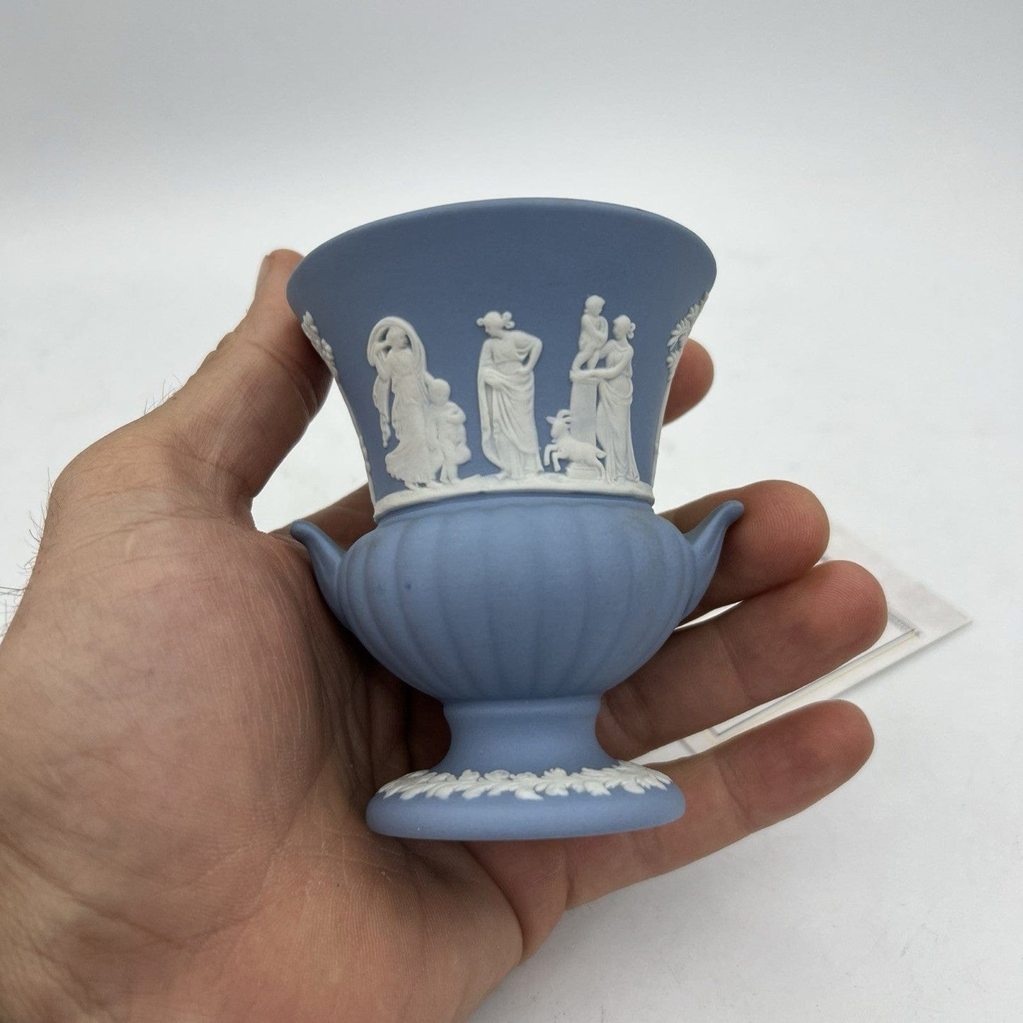 Vasetto in porcellana Wedgwood Celeste Vaso Vintage inglese cherubini angeli 900 Categoria Vasi e Portafiori