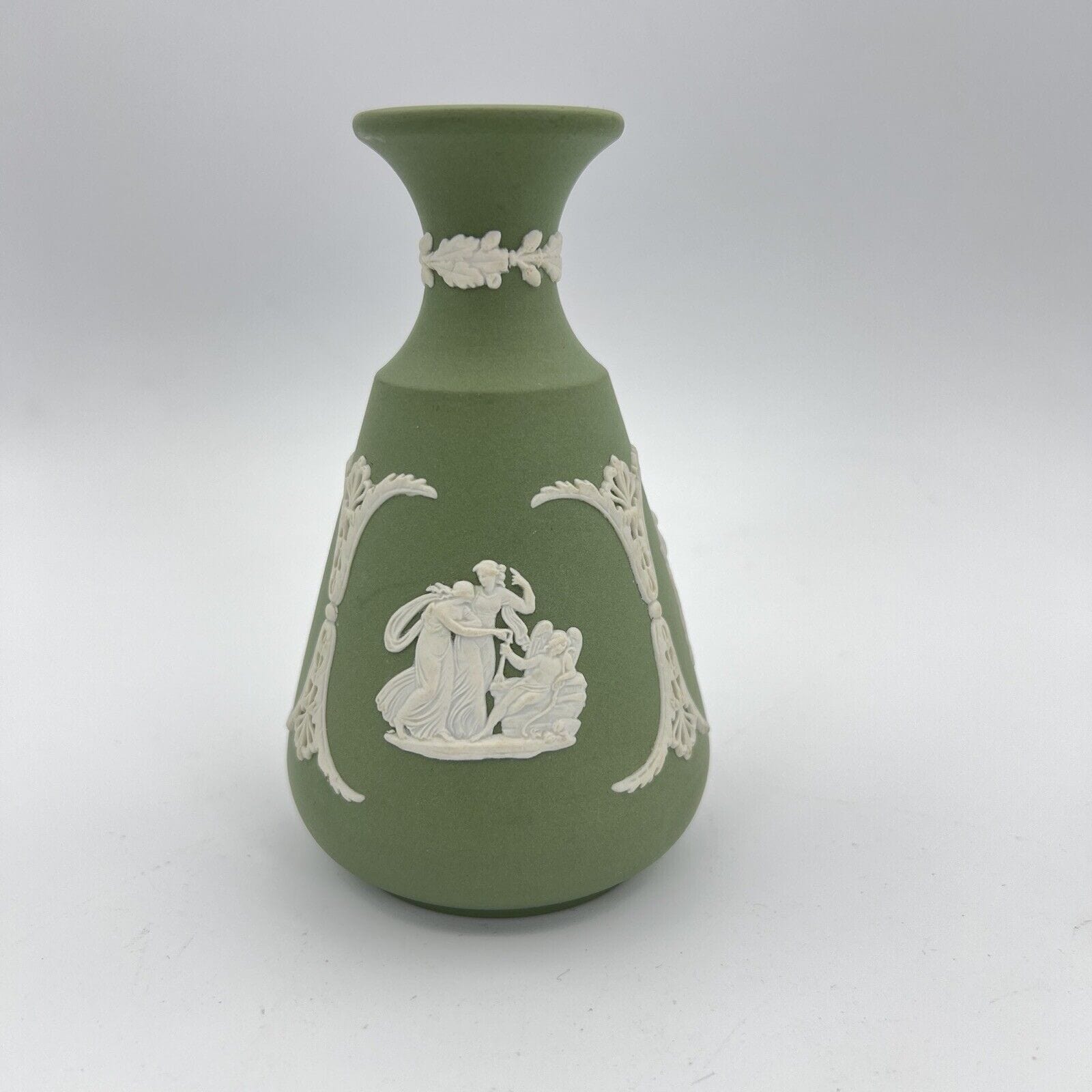 Vasetto in porcellana Wedgwood Verde Salvia Vaso Vintage inglese 900 neoclassico Categoria  Vasi e Portafiori