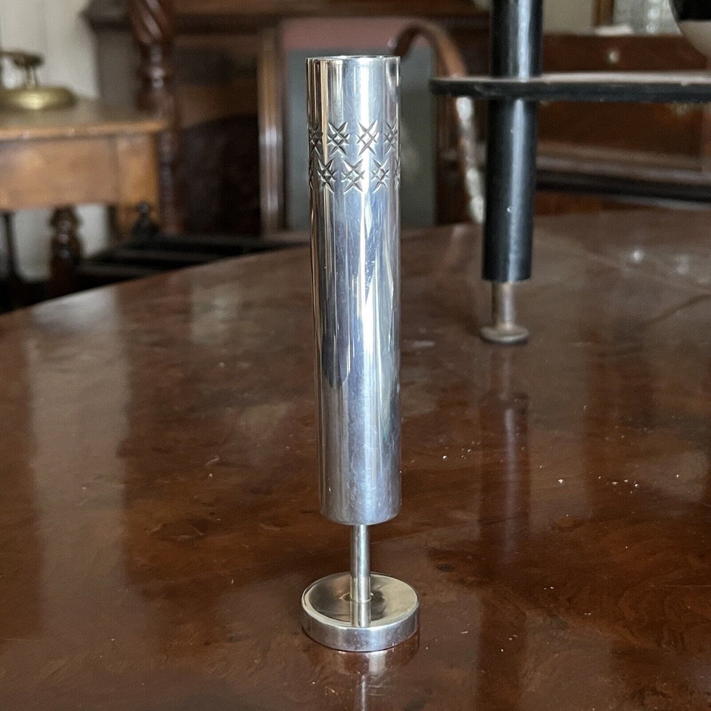 Vasetto Monofiore Porta fiori in Argento silver plated Stile antico anni '70 Categoria Sheffield & Argento