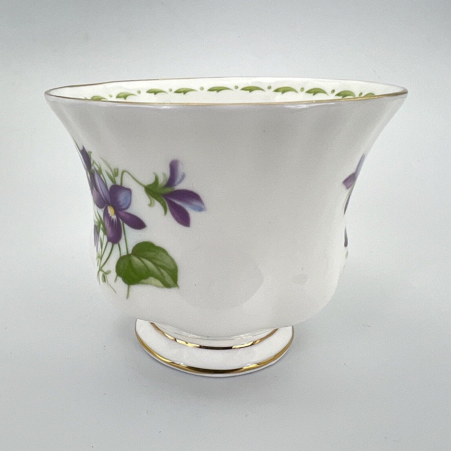 Vaso Cachepot in porcellana Royal Albert Ciotola Porta fiiori mese Febbraio 900 Categoria Servizio tazze - Tazze