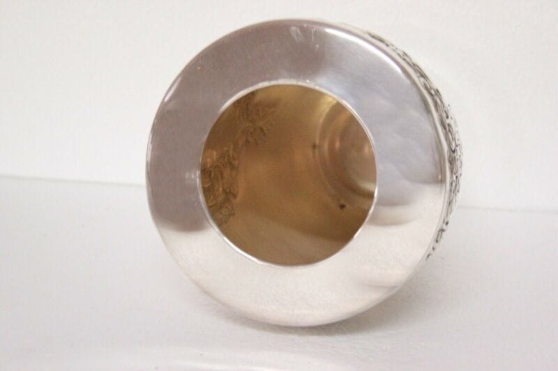 Vaso in argento sheffield stile portafiori in silverplate cesellato punzonato Categoria Sheffield & Argento