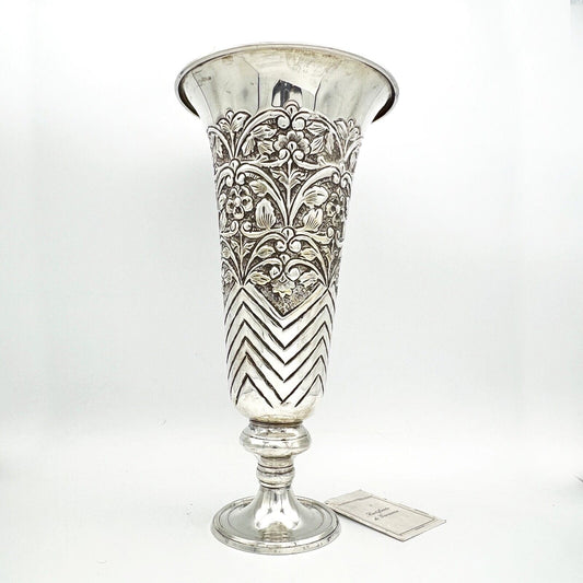 Vaso porta fiori a tromba in Argento placcato stile Antico silverplate cesellato Categoria  Sheffield & Argento