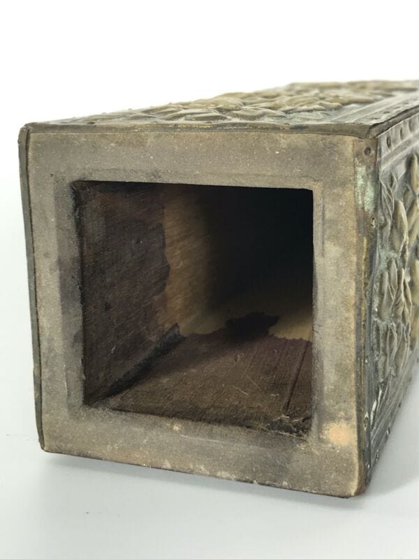 Vaso Porta fiori in legno e ottone vasetto cesellato soprammobile vintage antico Categoria Ottone