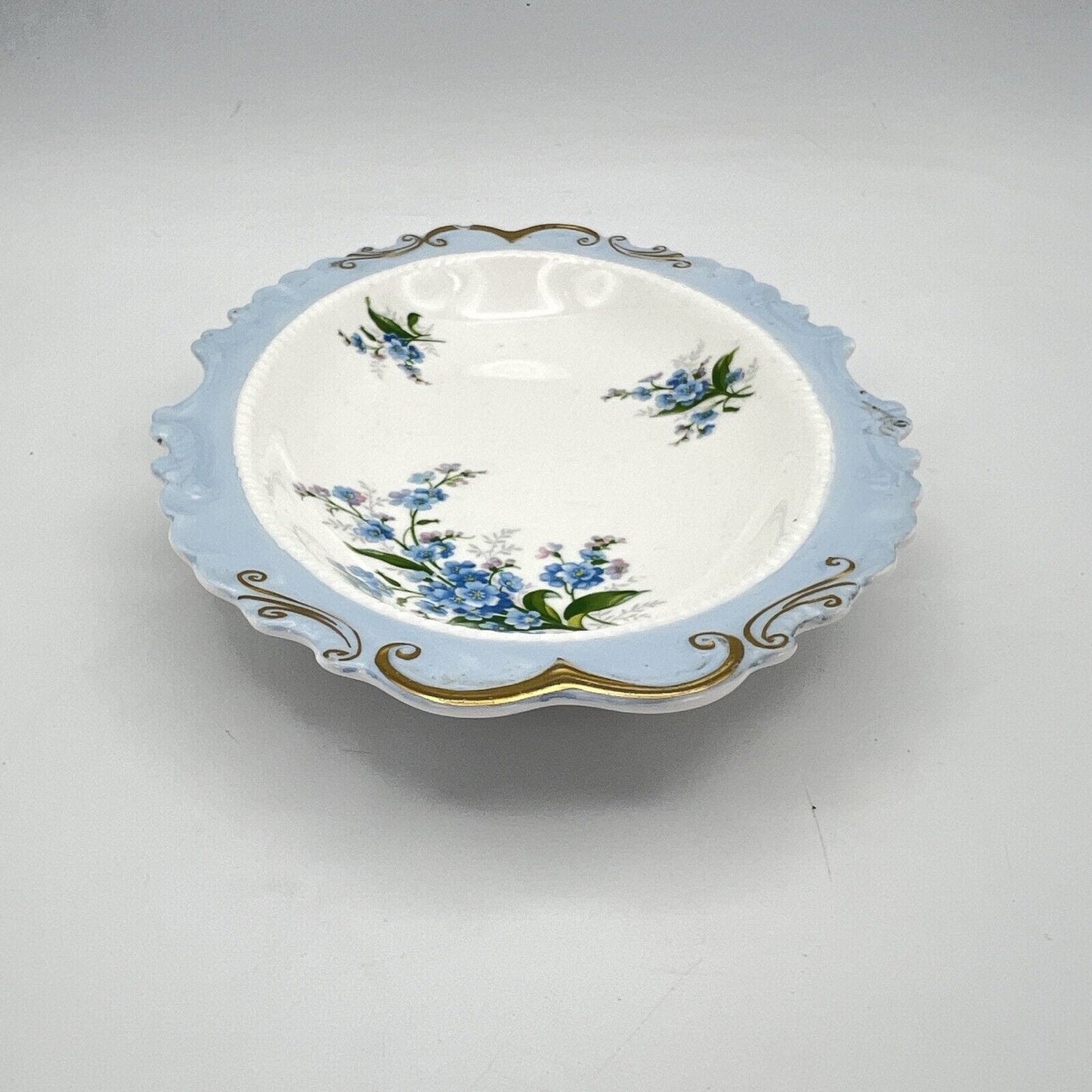 Vassoietto Vassoio Piatto Royal Albert in porcellana Forget Me Not Fiori Anni 70 Categoria Piatti Vassoio