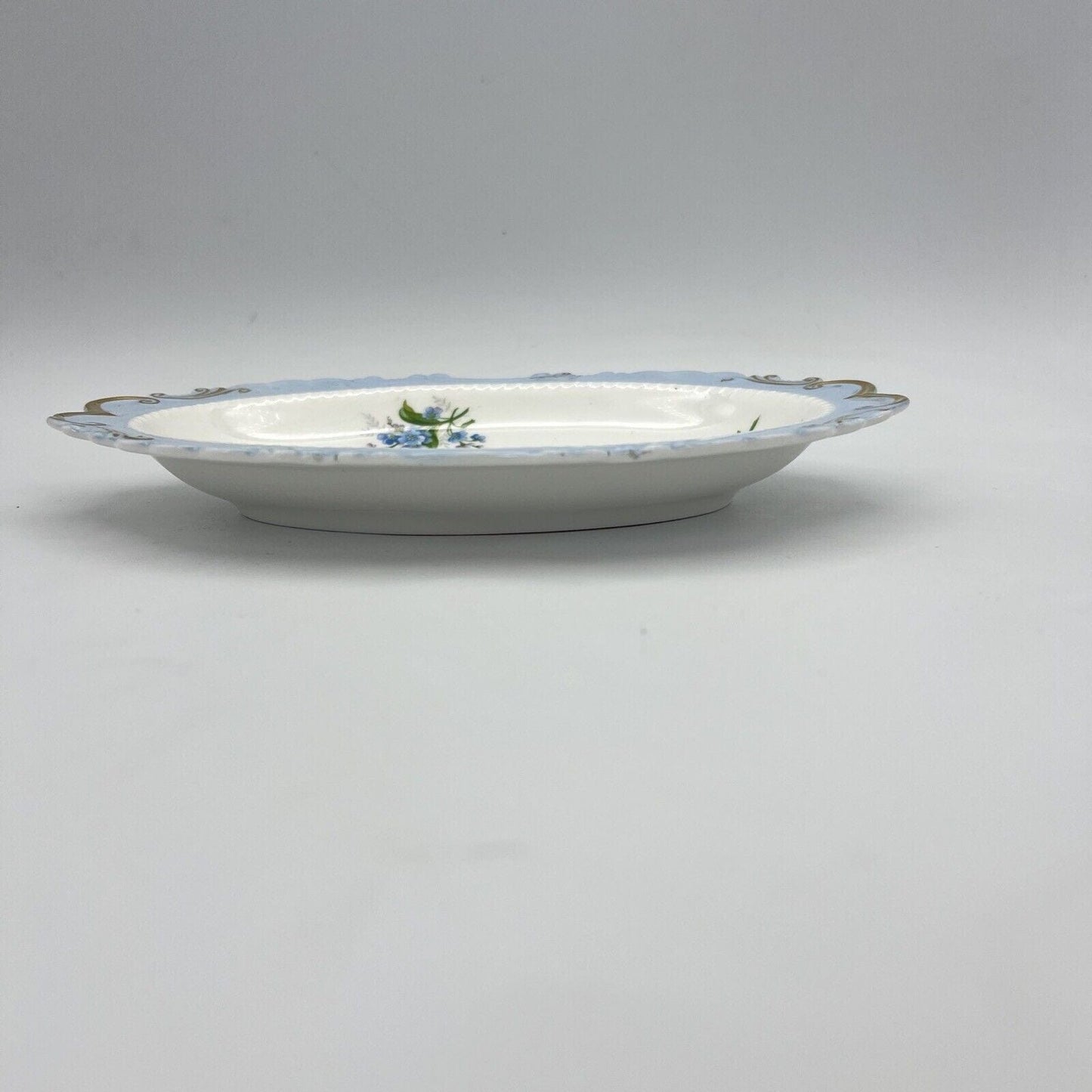 Vassoietto Vassoio Piatto Royal Albert in porcellana Forget Me Not Fiori Anni 70 Categoria Piatti Vassoio