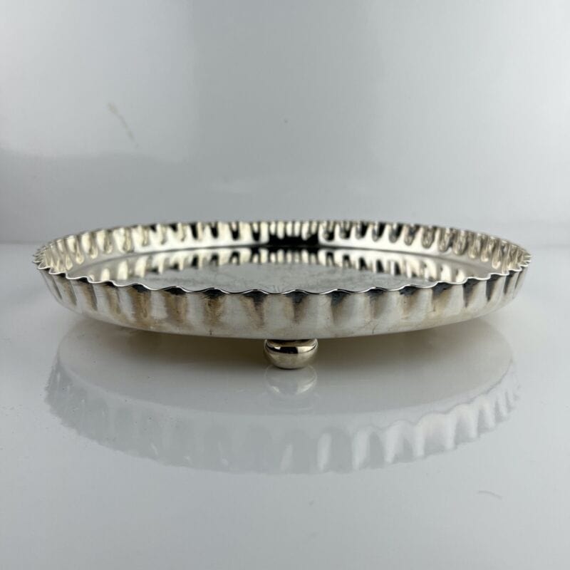 Vassoio in argento sheffield antico silver plated rotondo da tavola con piedini Categoria Sheffield & Argento