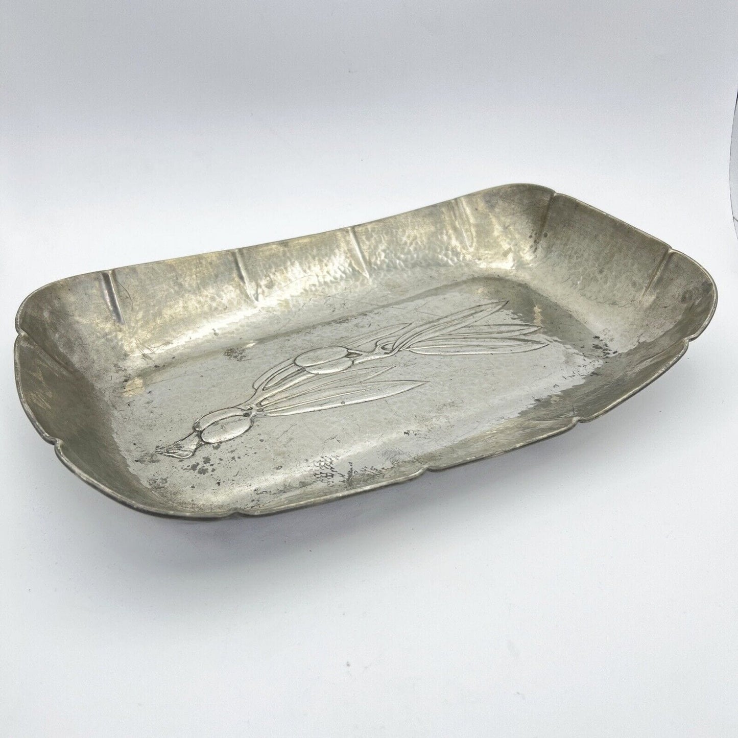 Vassoio in peltro stile antico grande ciotola portafrutta anni 60 70 Vintage Categoria Sheffield & Argento