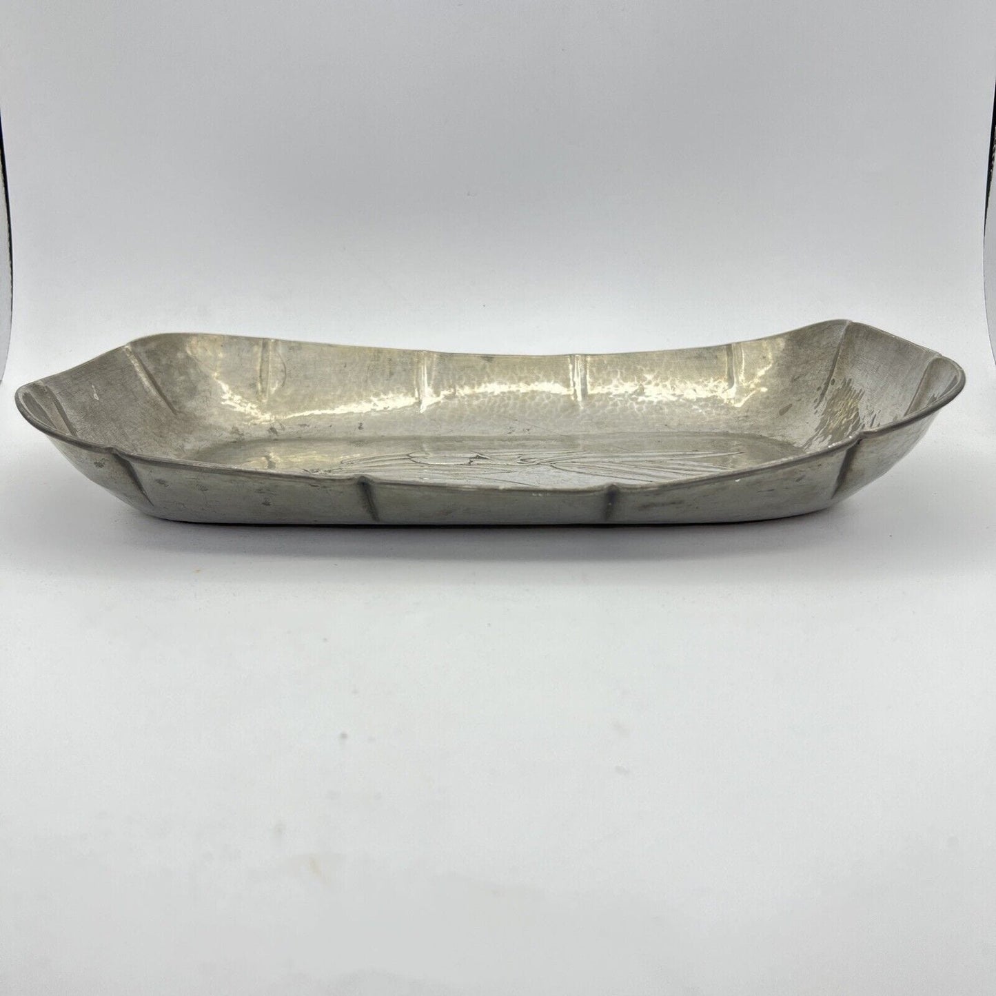 Vassoio in peltro stile antico grande ciotola portafrutta anni 60 70 Vintage Categoria Sheffield & Argento