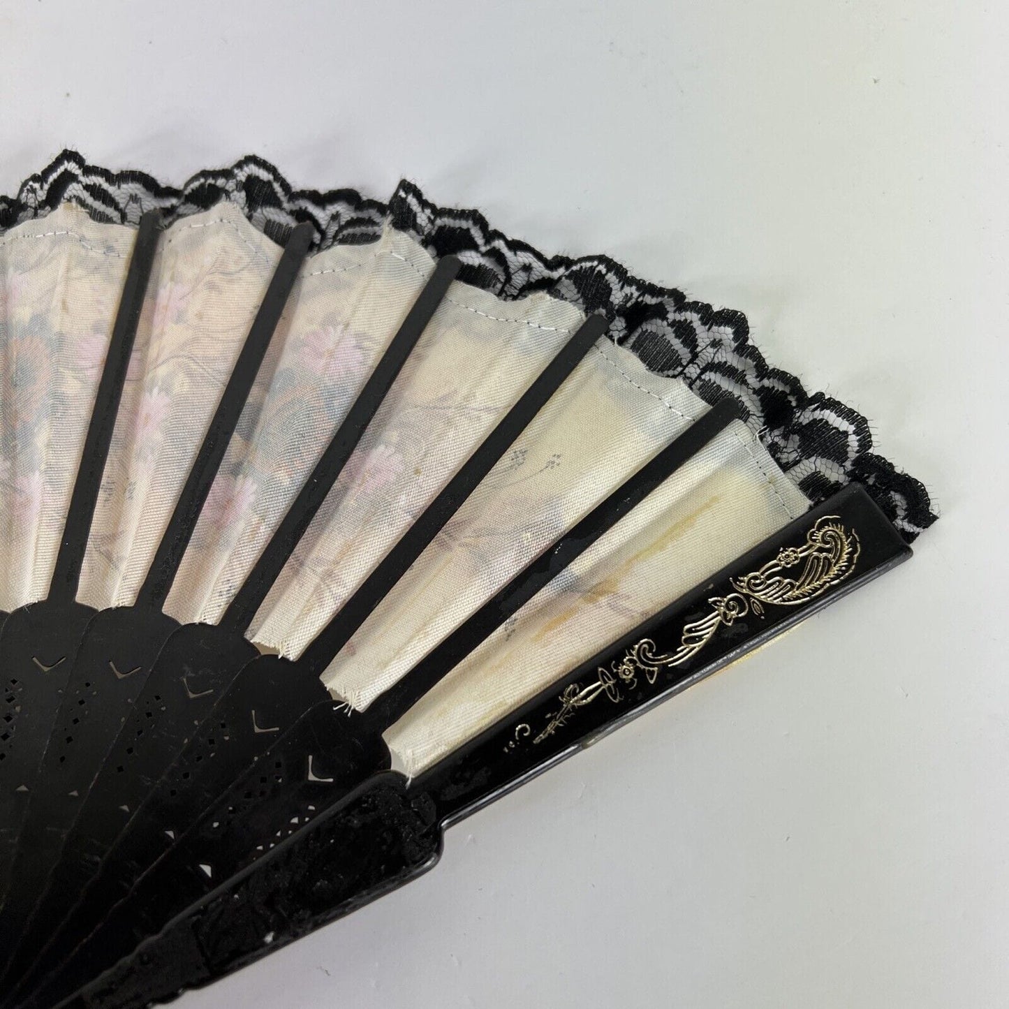 Ventaglio giapponese vintage pieghevole per signora in stoffa dipinto merletto Categoria Ventagli