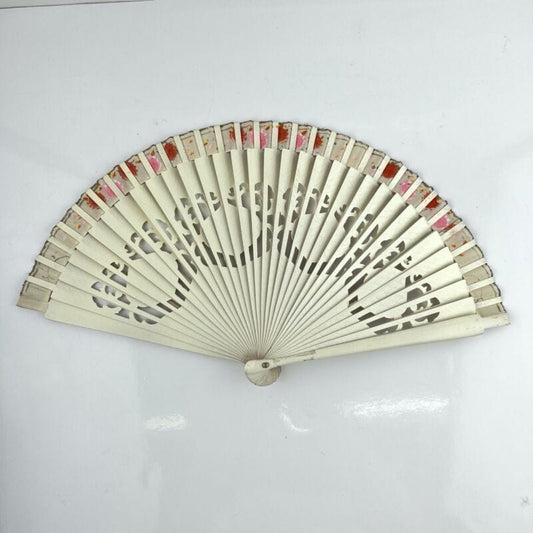 Ventaglio vintage cinese in legno marrone traforato e dipinto a mano tessuto Categoria Ventagli