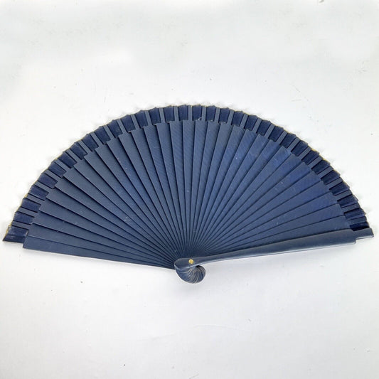 Ventaglio vintage pieghevole Blu per da signora in legno dipinto fiori e stoffa Categoria Ventagli