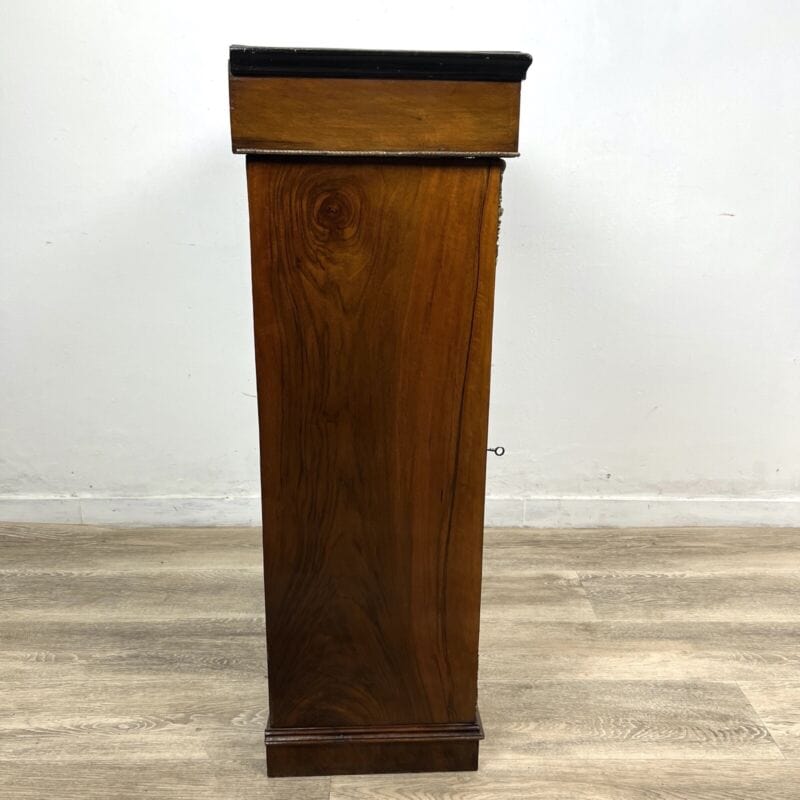 Vetrina Antica Epoca 800 Vetrinetta bassa Cristalliera libreria stile vittoriano Categoria Vetrine