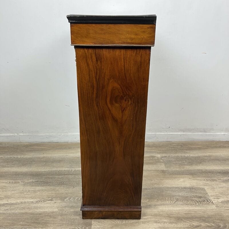 Vetrina Antica Epoca 800 Vetrinetta bassa Cristalliera libreria stile vittoriano Categoria Vetrine