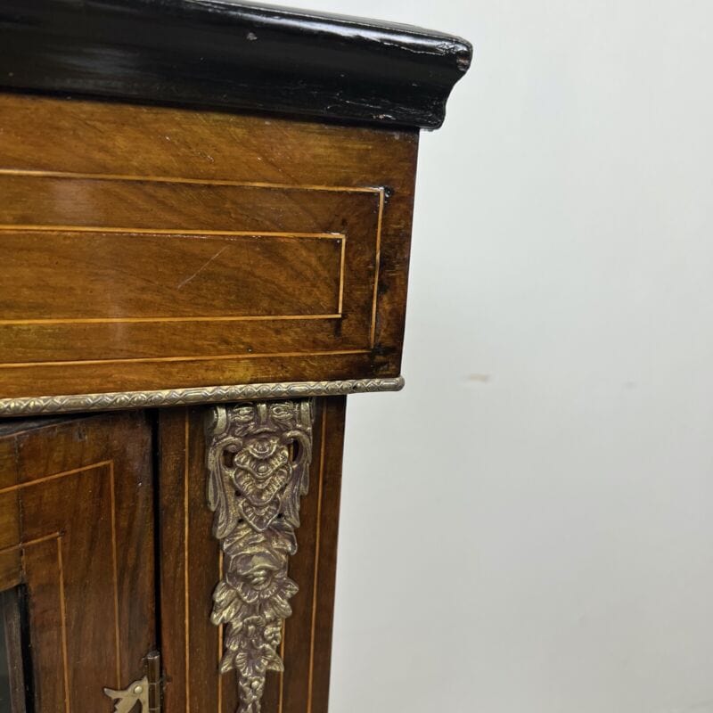 Vetrina Antica Epoca 800 Vetrinetta bassa Cristalliera libreria stile vittoriano Categoria Vetrine