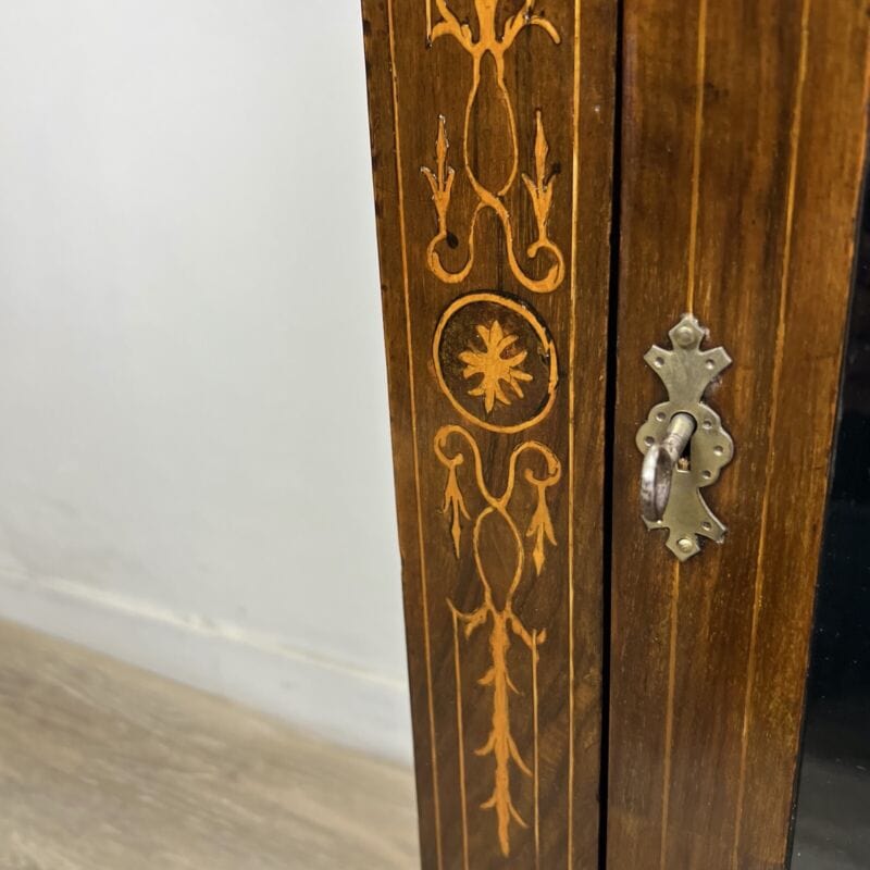 Vetrina Antica Epoca 800 Vetrinetta bassa Cristalliera libreria stile vittoriano Categoria Vetrine