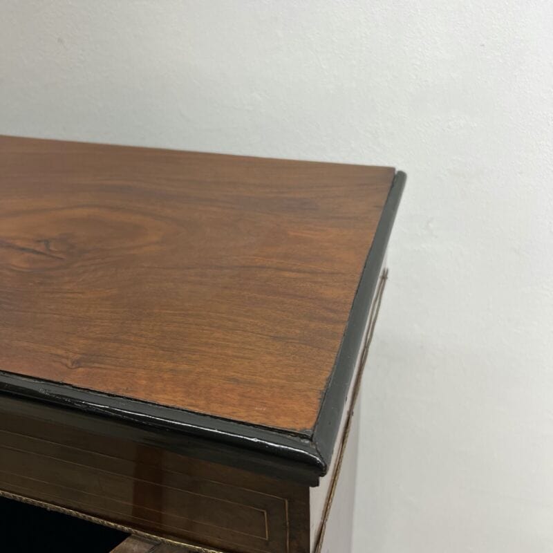 Vetrina Antica Epoca 800 Vetrinetta bassa Cristalliera libreria stile vittoriano Categoria Vetrine