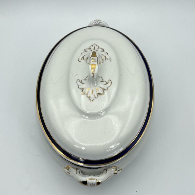 Zuppiera antica inglese in ceramica bianca Legumiera d'epoca 800 centrotavola Categoria Zuppiere