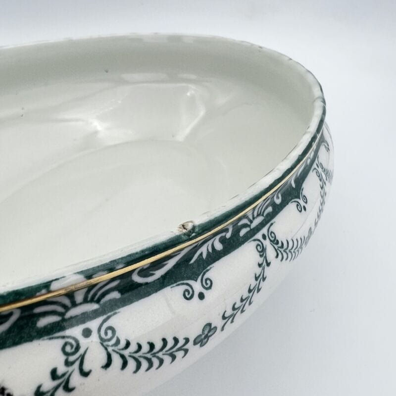 Zuppiera antica inglese in ceramica Legumiera d'epoca 900 Wedgwood bianca verde Categoria Ceramiche e Porcellane