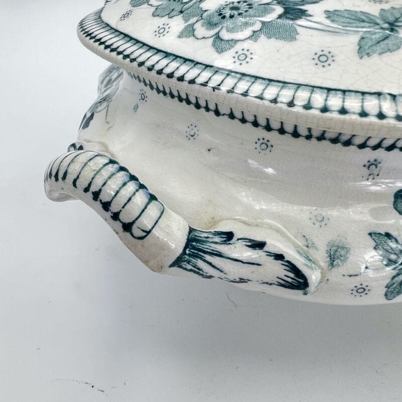 Zuppiera antica inglese in ceramica Legumiera d'epoca Art Nouveau bianca verde Categoria Zuppiere