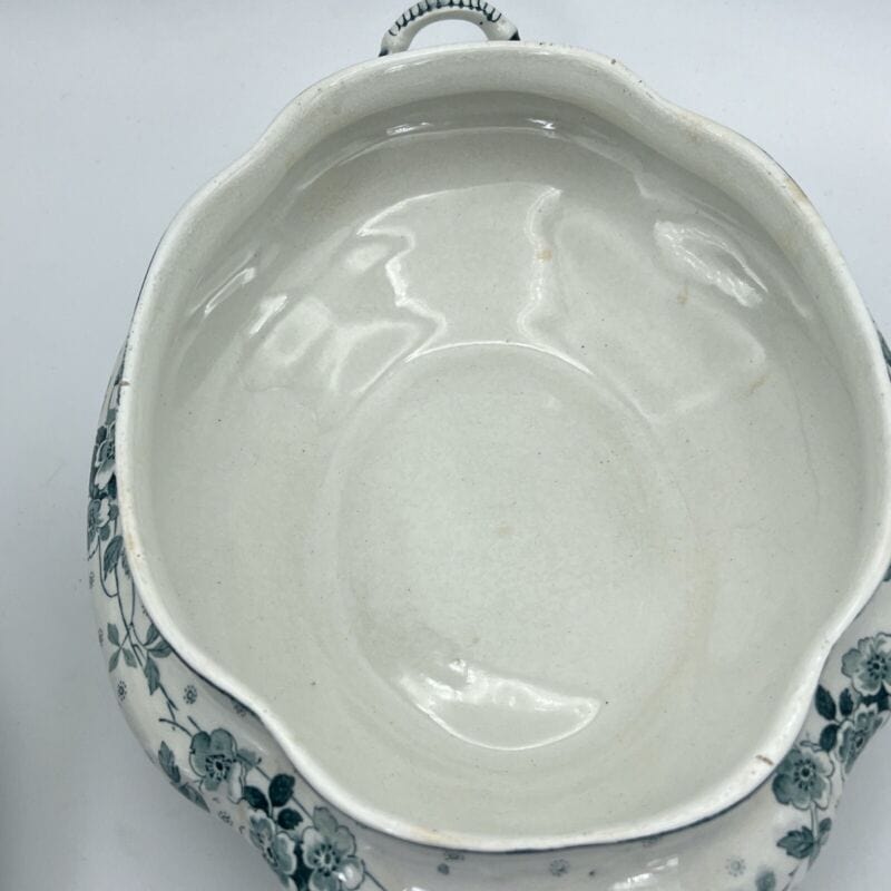 Zuppiera antica inglese in ceramica Legumiera d'epoca Art Nouveau bianca verde Categoria Zuppiere