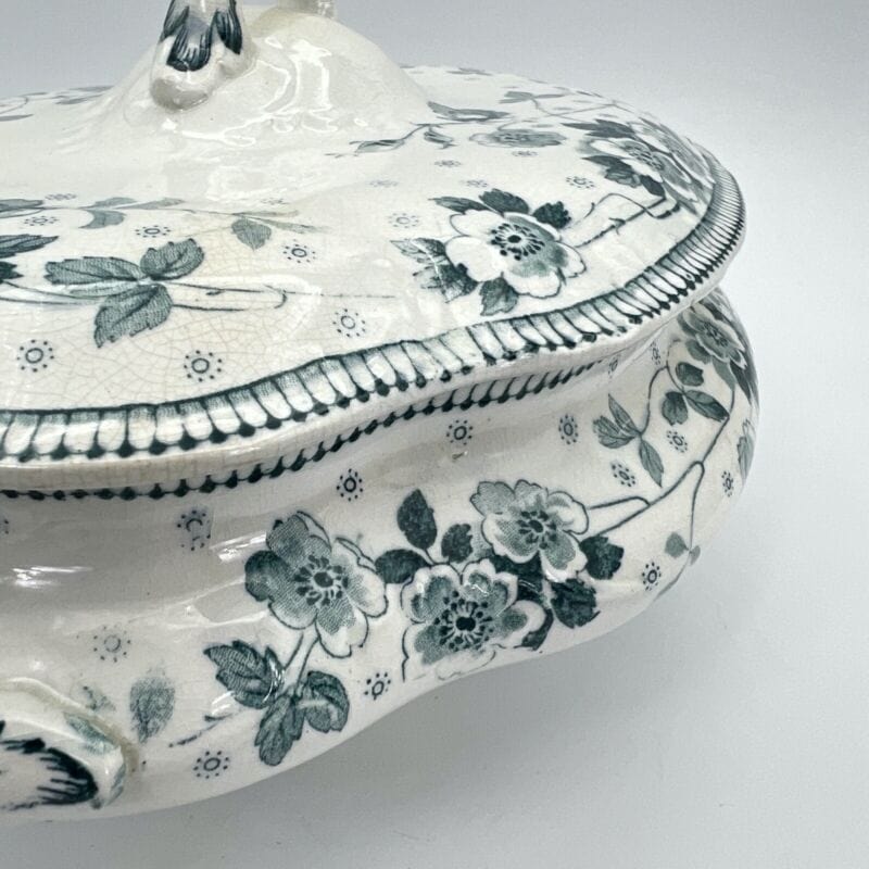 Zuppiera antica inglese in ceramica Legumiera d'epoca Art Nouveau bianca verde Categoria Zuppiere