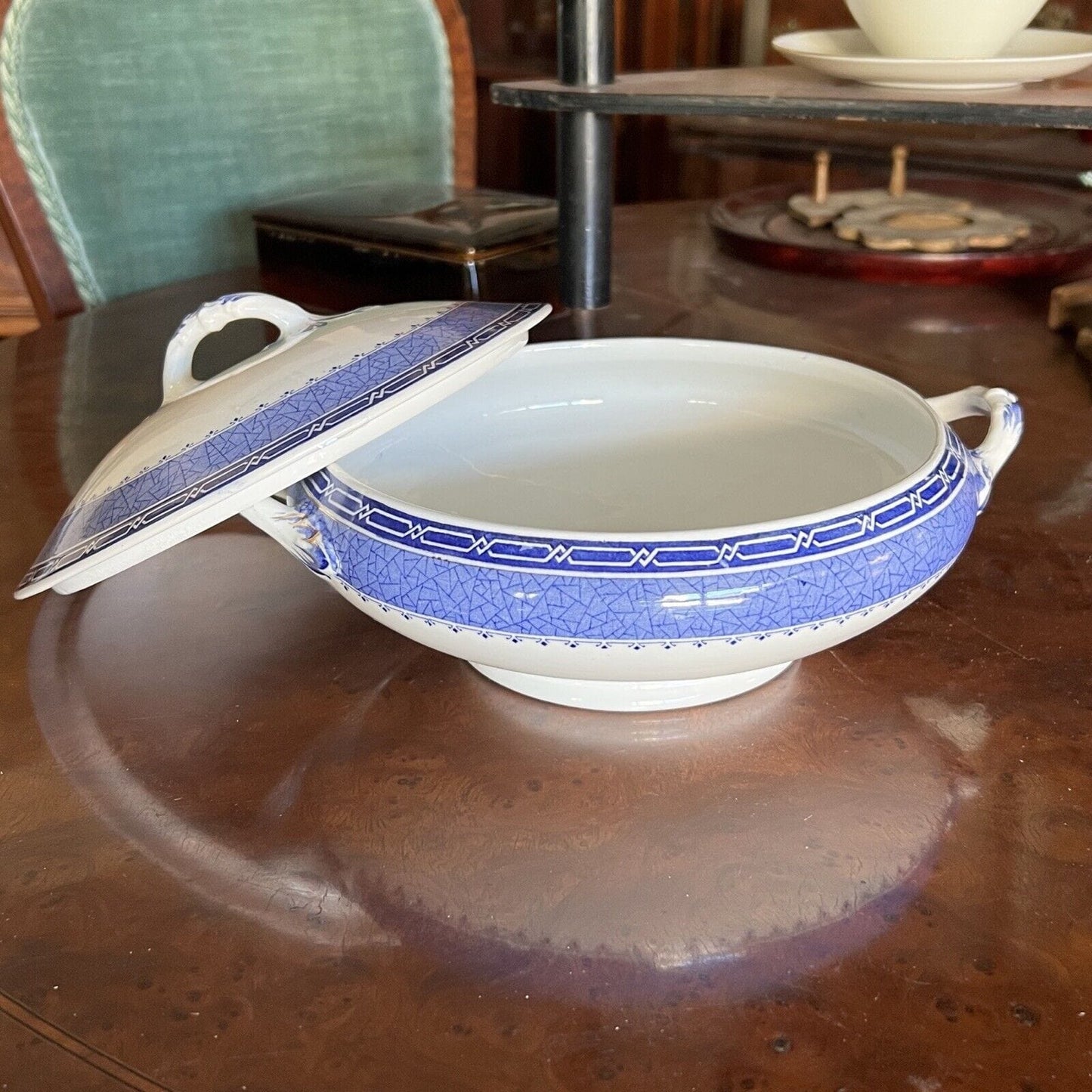 Zuppiera antica inglese in ceramica Legumiera epoca 900 bianca Blu Centrotavola Categoria Zuppiere