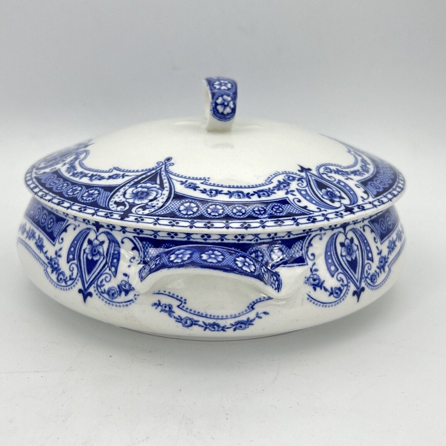Zuppiera antica inglese in ceramica Legumiera epoca 900 bianca Blu Centrotavola Categoria Zuppiere