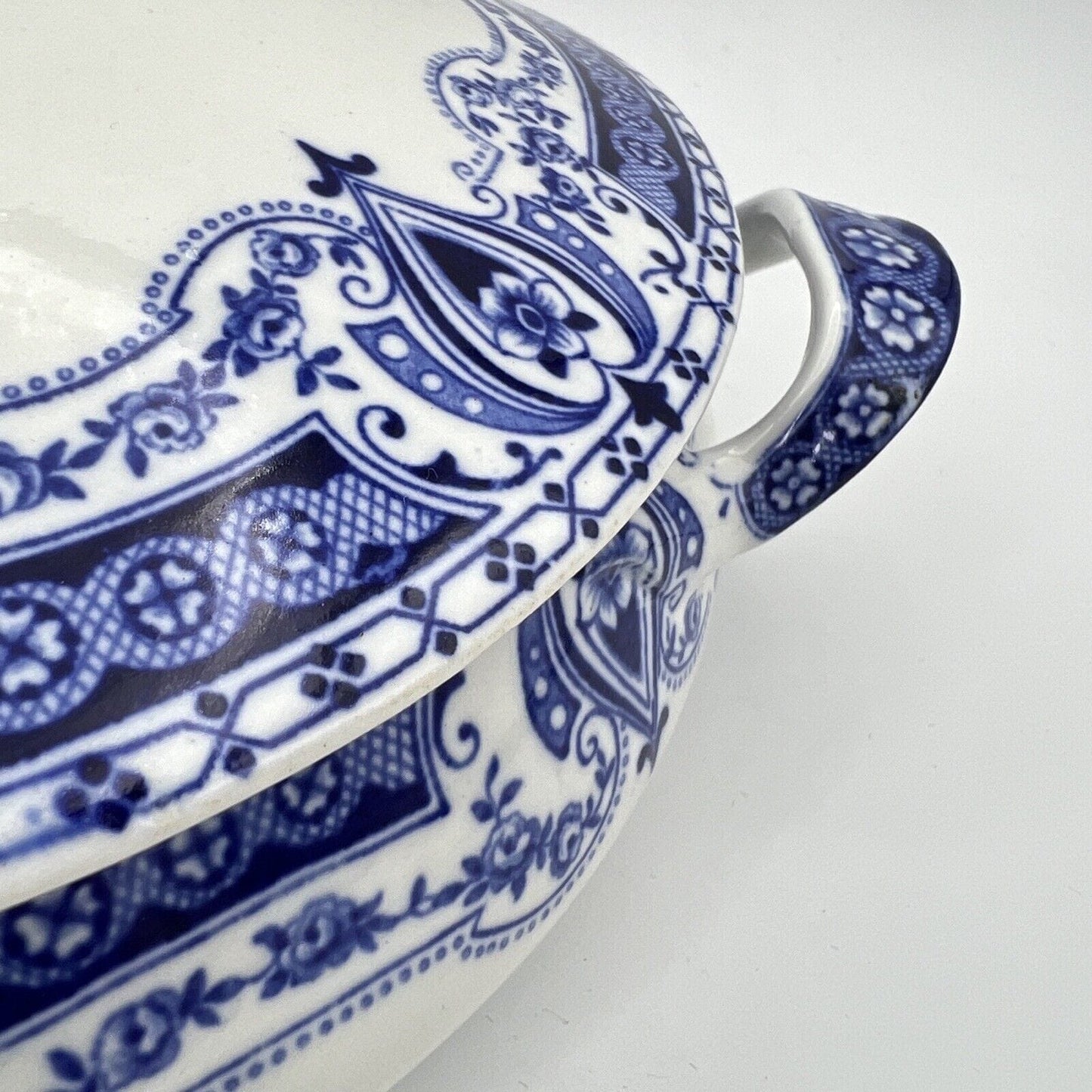 Zuppiera antica inglese in ceramica Legumiera epoca 900 bianca Blu Centrotavola Categoria Zuppiere