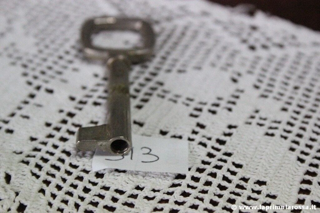 313 - CHIAVE VINTAGE X MOBILE L.cm 6 - FERRAMENTA E ACCESSORI D'EPOCA Restauro