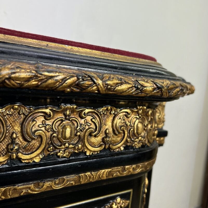 Antica credenza Napoleone III in stile Boulle legno ebanizzato nero e Dipinti Arredamento