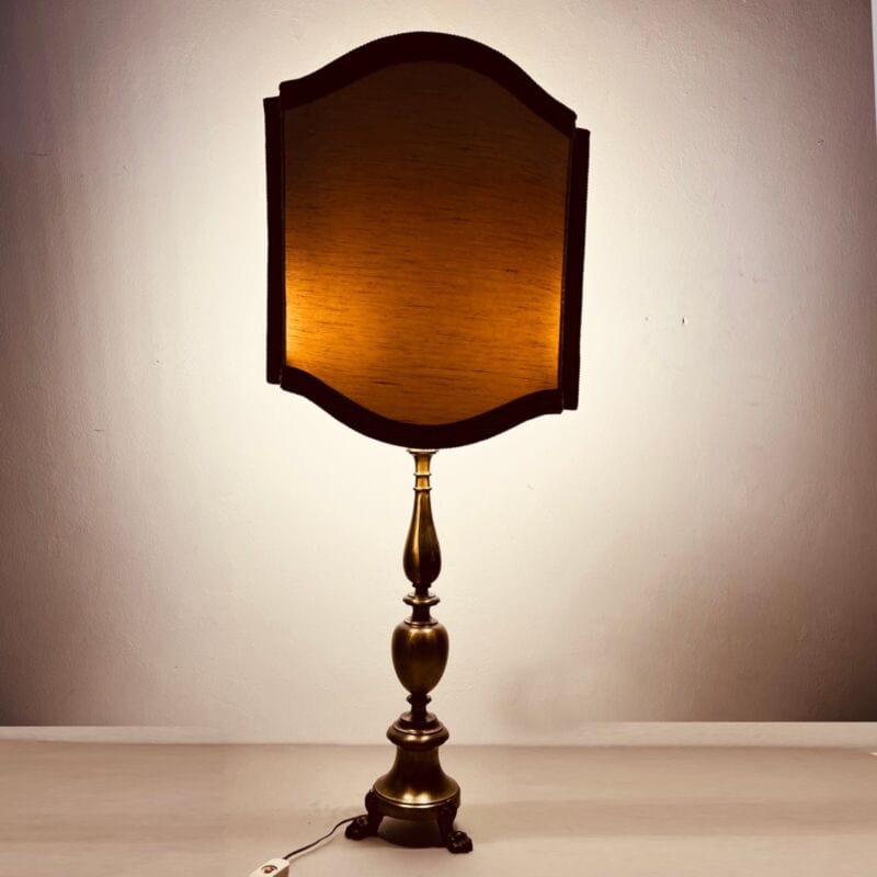 Antica lampada da tavolo in Bronzo dorato con piedi di Leone Paralume Sagomato Lampade Appliques