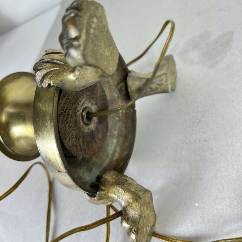 Antica lampada da tavolo in Bronzo dorato con piedi di Leone Paralume Sagomato Lampade Appliques