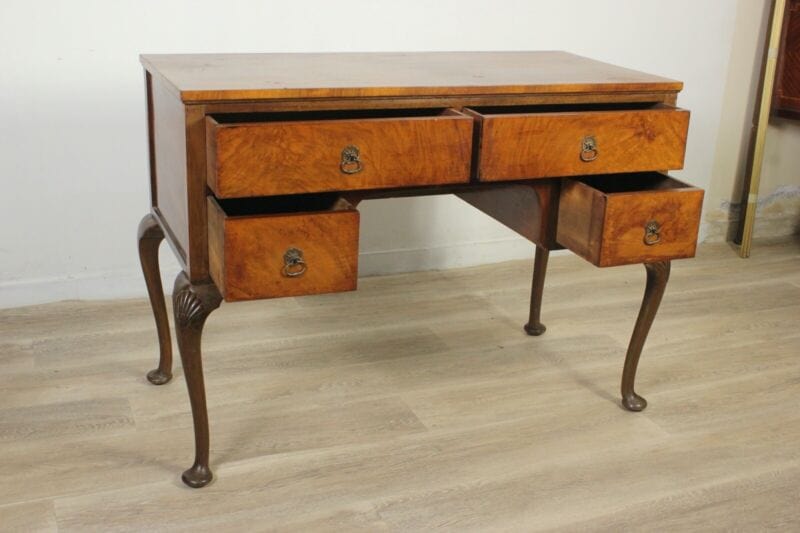 Antica scrivania scrittoio classico tavolo in legno noce stile Quee Anne ufficio Arredamento
