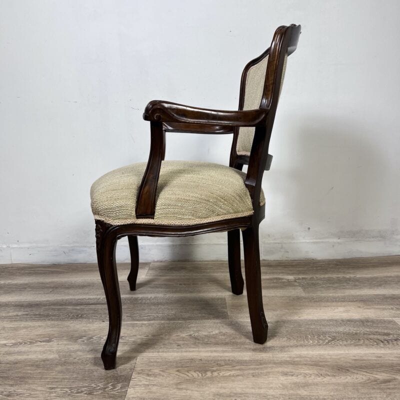 Antica sedia imbottita con braccioli poltrona poltroncina in legno noce vintage Arredamento