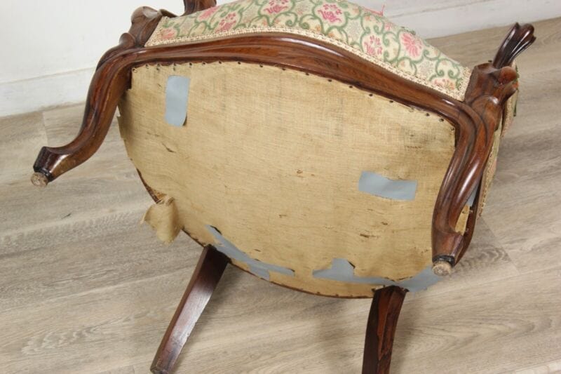 Antica sedia imbottita con braccioli poltrona poltroncina vintage in legno noce Arredamento