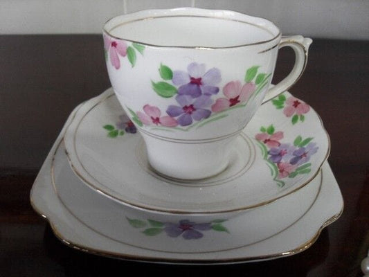ANTICA TAZZA INGLESE IN PORCELLANA DIPINTA A MANO + PIATTINO DOLCE FIORI Ceramiche e Porcellane