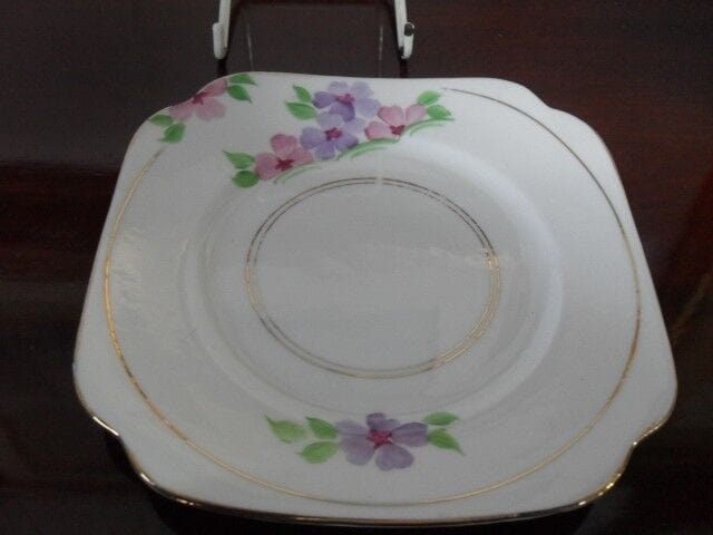 ANTICA TAZZA INGLESE IN PORCELLANA DIPINTA A MANO + PIATTINO DOLCE FIORI Ceramiche e Porcellane
