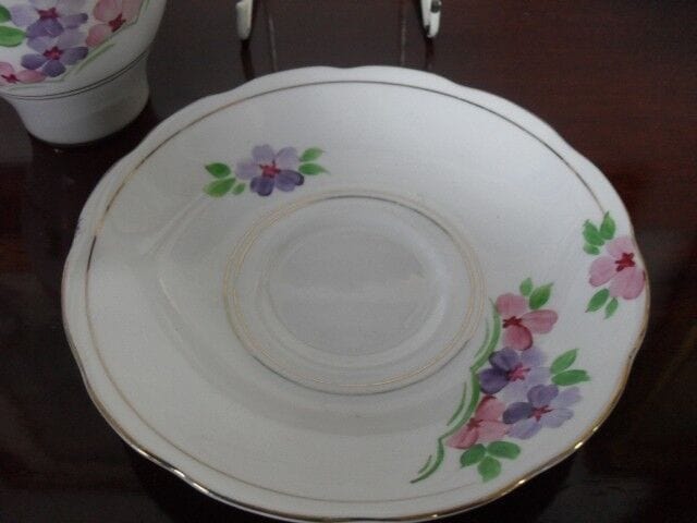 ANTICA TAZZA INGLESE IN PORCELLANA DIPINTA A MANO + PIATTINO DOLCE FIORI Ceramiche e Porcellane