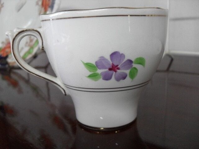 ANTICA TAZZA INGLESE IN PORCELLANA DIPINTA A MANO + PIATTINO DOLCE FIORI Ceramiche e Porcellane