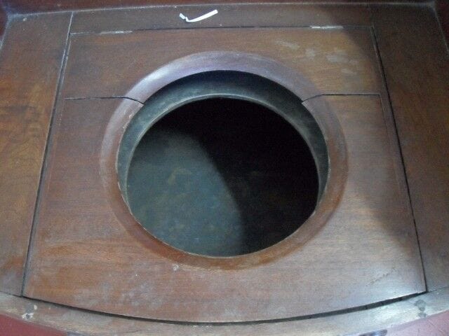 ANTICO COMMODE IN LEGNO CON INTERNO PITALE IN CERAMICA OLD ROOM CONVENIENCE Arredamento