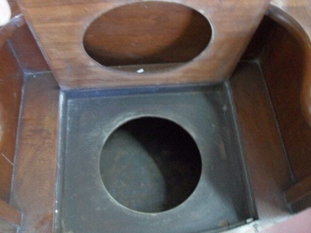 ANTICO COMMODE IN LEGNO CON INTERNO PITALE IN CERAMICA OLD ROOM CONVENIENCE Arredamento