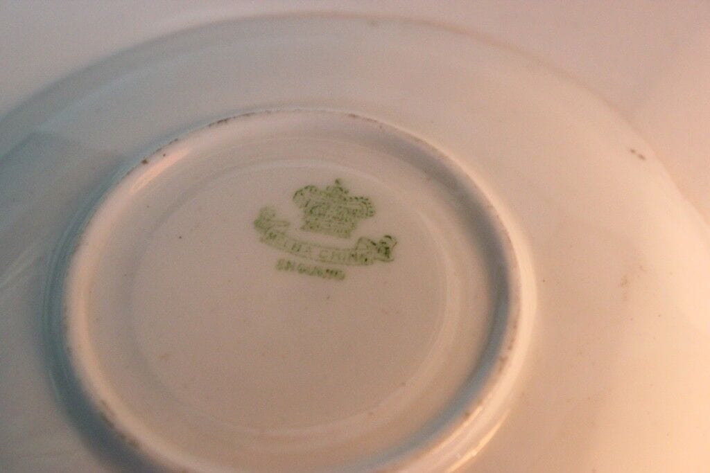 ANTICO PIATTINO INGLESE IN PORCELLANA / VINTAGE MELBA BONE CHINA SAUCER Ceramiche e Porcellane