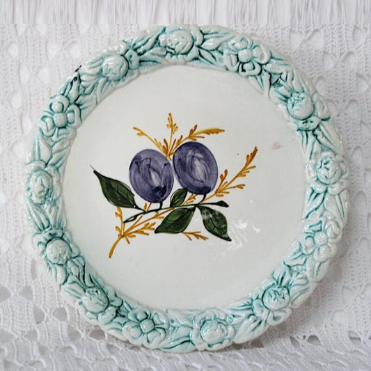 Antico Piatto decorativo vintage in ceramica da appendere a muro frutti Prugne Ceramiche e Porcellane