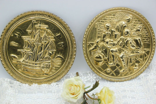 ANTICO PIATTO IN OTTONE DECORATIVO DUE PIATTI VINTAGE DA PARETE VELIERO TAVERNA Ottone