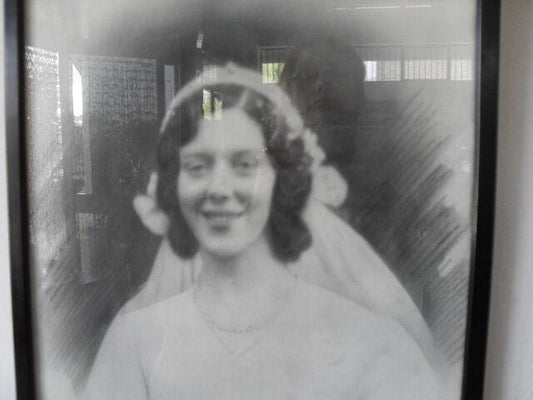 ANTICO RITRATTO DI GIOVANE SPOSA CON CORNICE - FOTO RITRATTO FEMMINILE D'EPOCA Stampe e Incisioni